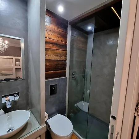 Dolce Casa Con Sauna E Cromoterapia 4* 多莫多索拉