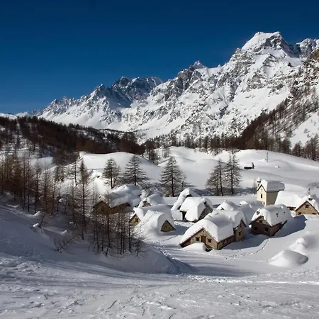 Dolce Casa Con Sauna E Cromoterapia Bed & Breakfast Domodossola
