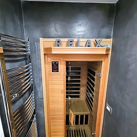 Bed & Breakfast Dolce Casa Con Sauna E Cromoterapia 4*